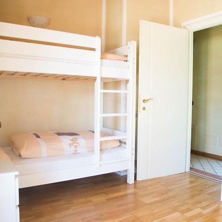 Guesthouse "Villa Tamas" Limone sul Garda Exteriör bild