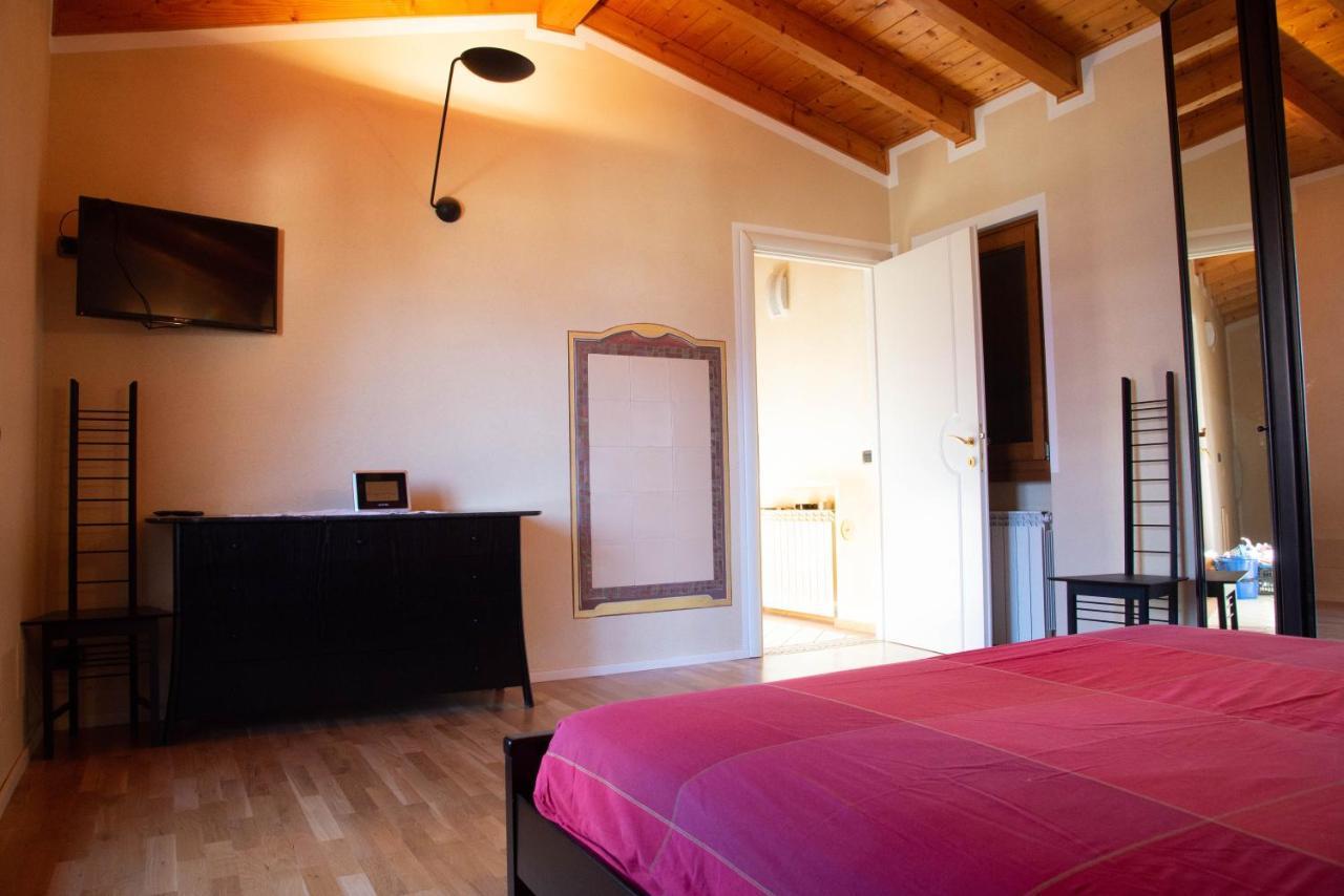 Guesthouse "Villa Tamas" Limone sul Garda Exteriör bild