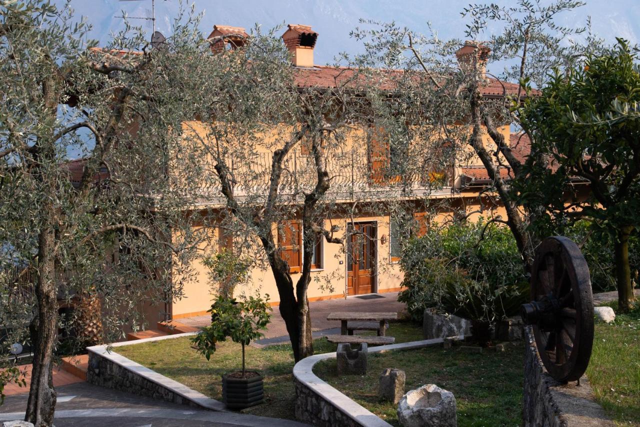Guesthouse "Villa Tamas" Limone sul Garda Exteriör bild