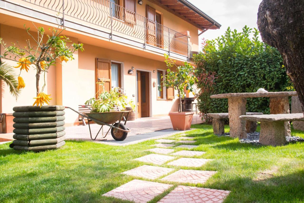 Guesthouse "Villa Tamas" Limone sul Garda Exteriör bild