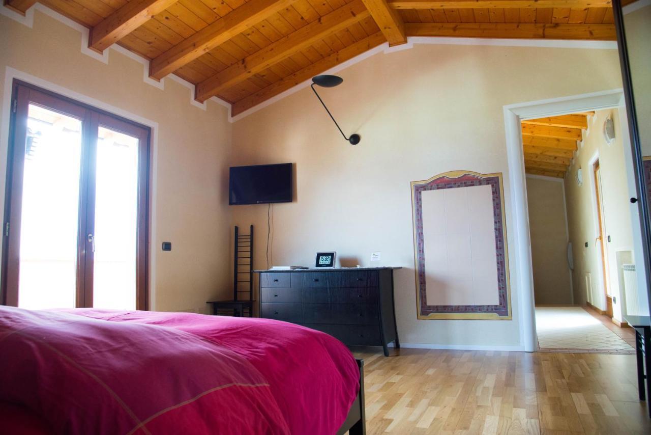 Guesthouse "Villa Tamas" Limone sul Garda Exteriör bild