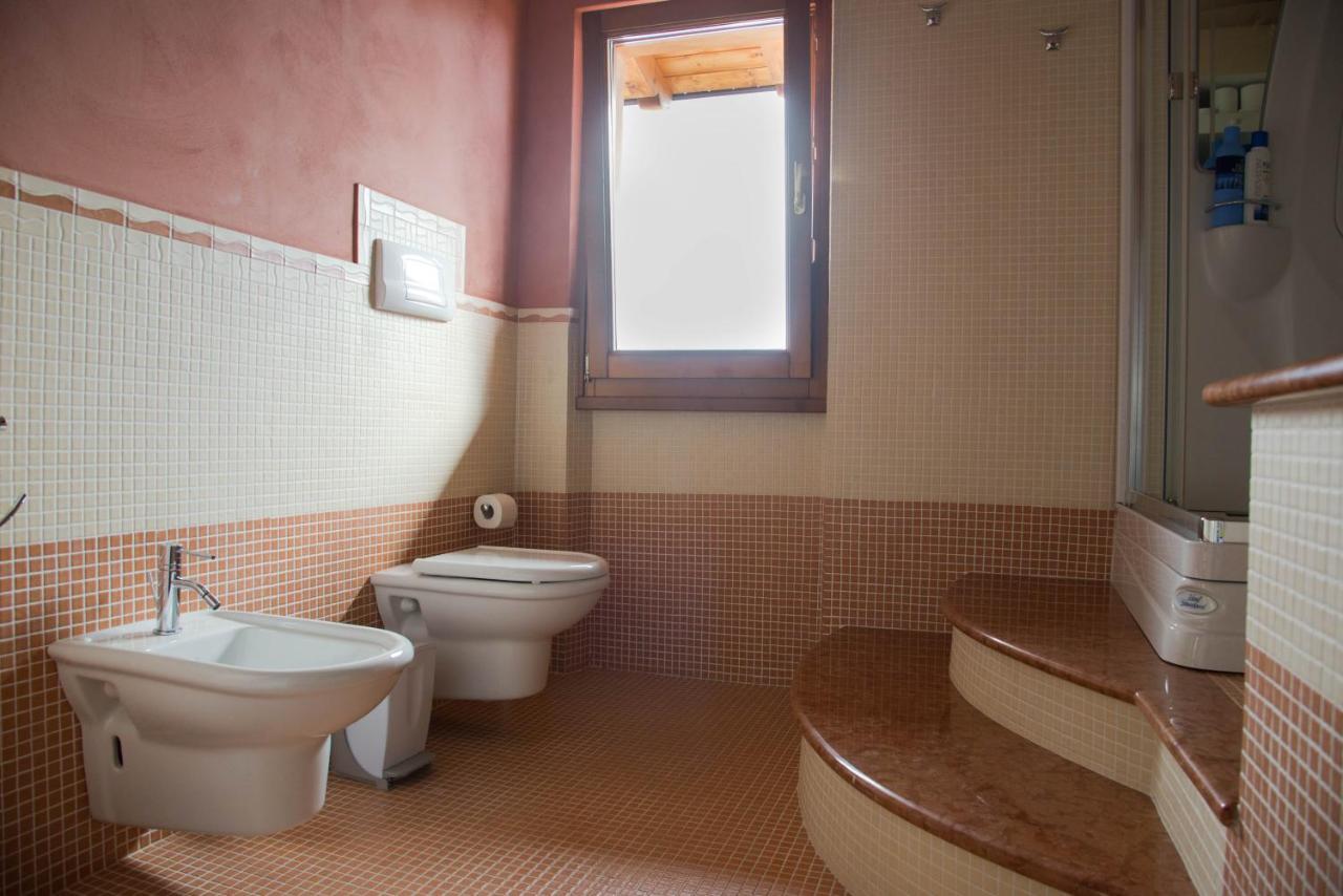 Guesthouse "Villa Tamas" Limone sul Garda Exteriör bild