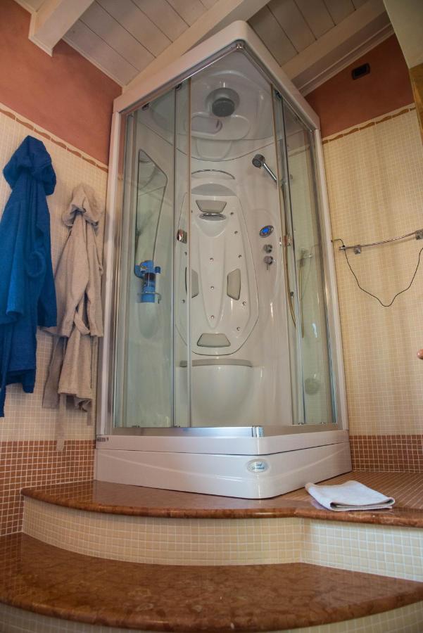 Guesthouse "Villa Tamas" Limone sul Garda Exteriör bild