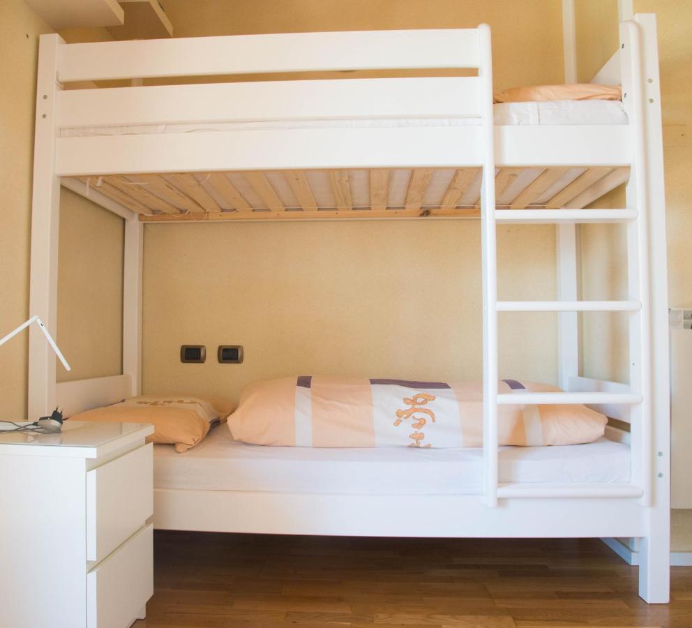 Guesthouse "Villa Tamas" Limone sul Garda Exteriör bild